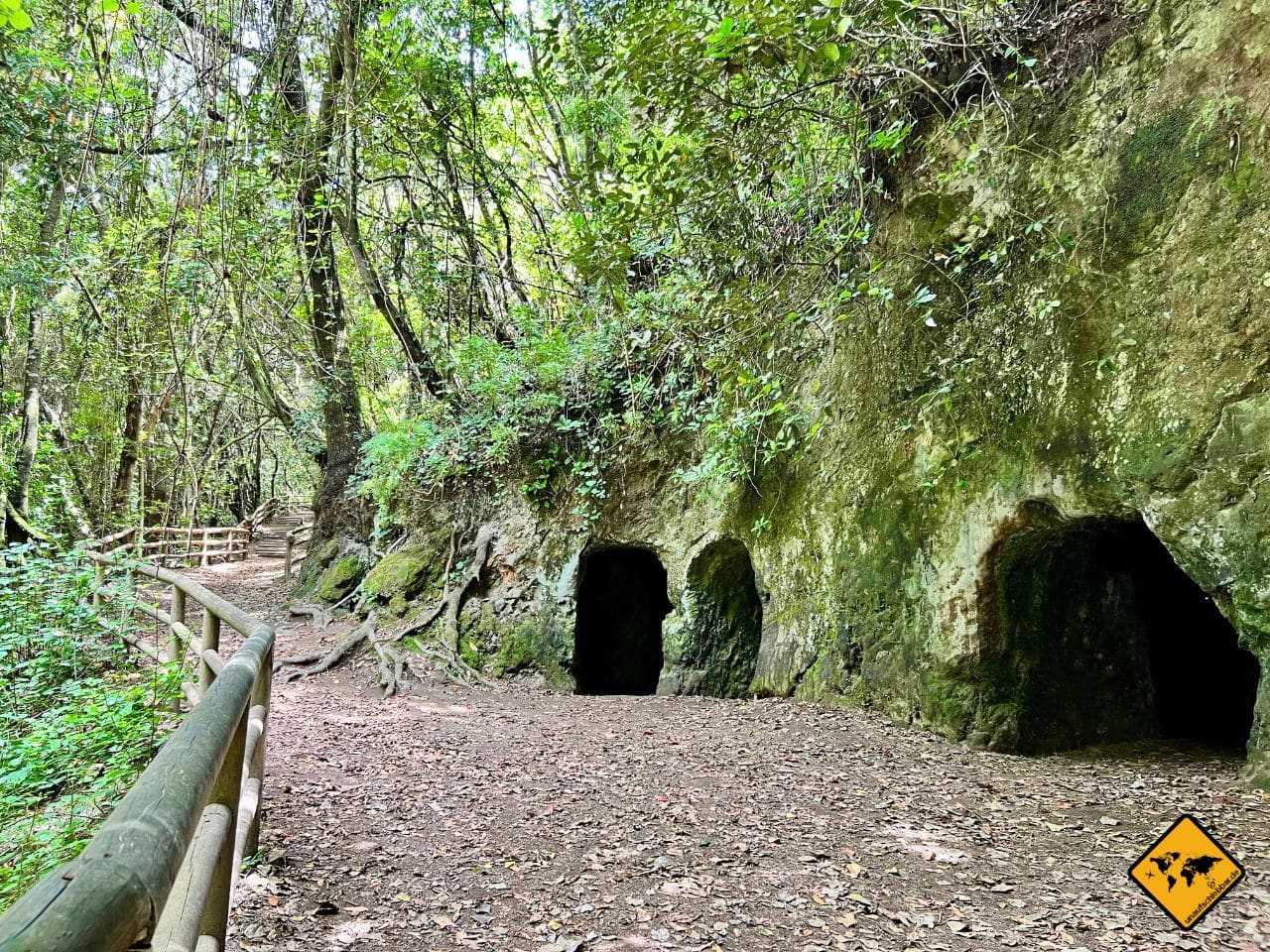 Höhlen Wald Sendero Agua García