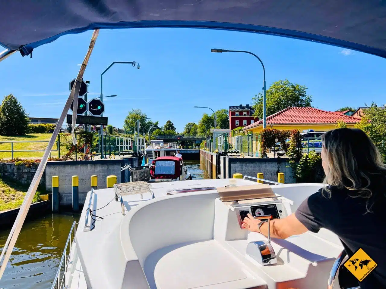 Einfahrt Schleuse Bugstrahlruder