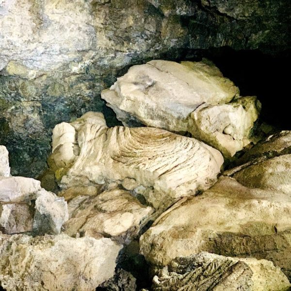 Abgebrochene Lava Cueva del Viento