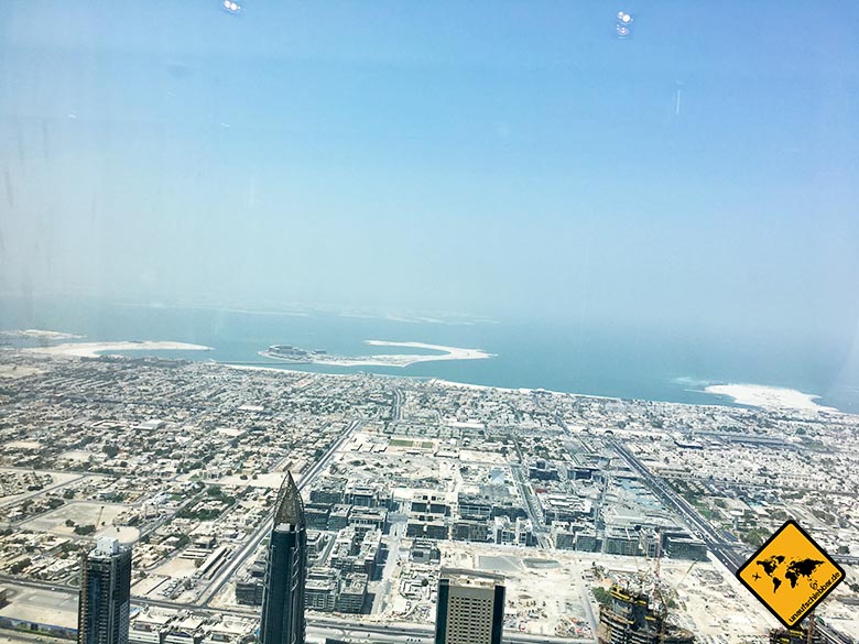 Dubai Highlights: Burj Khalifa Aussicht aufs Meer