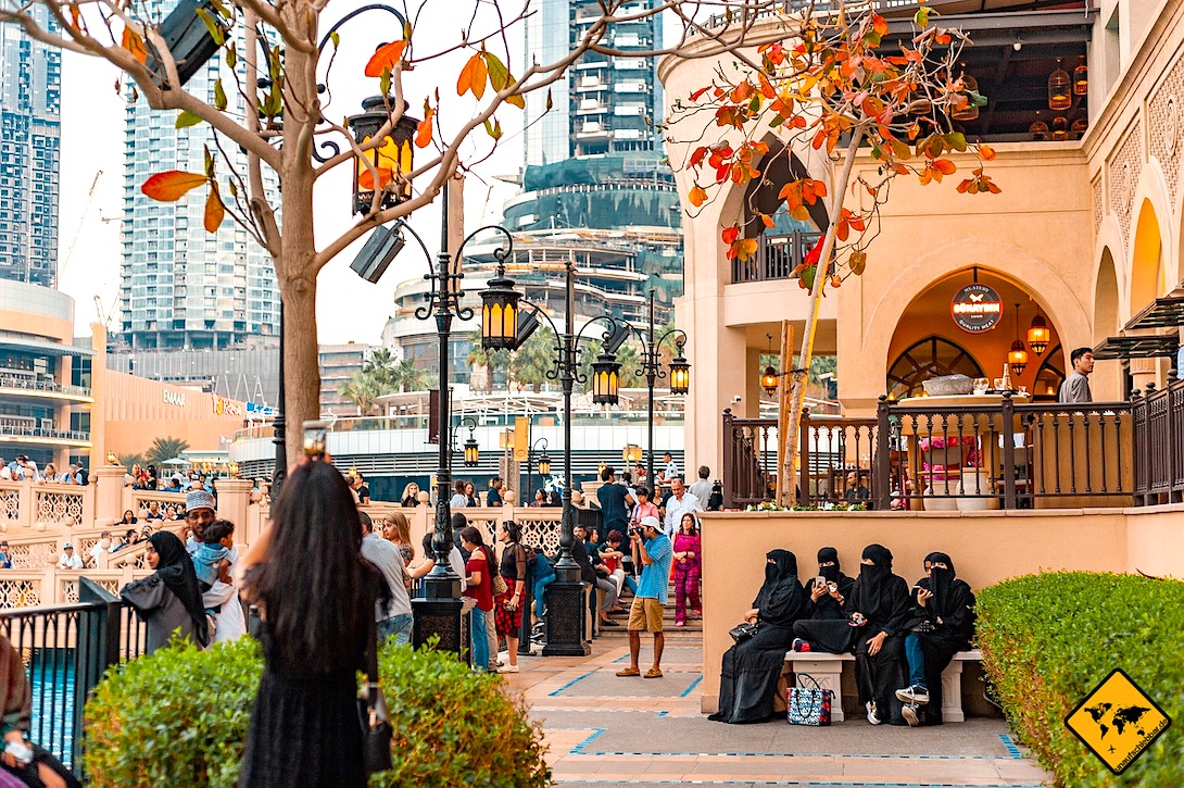 Kleidung verschleierte Frauen Vereinigte Arabische Emirate