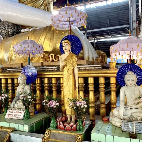 Koehtatkyee Buddha Image Yangon Buddha-Figuren