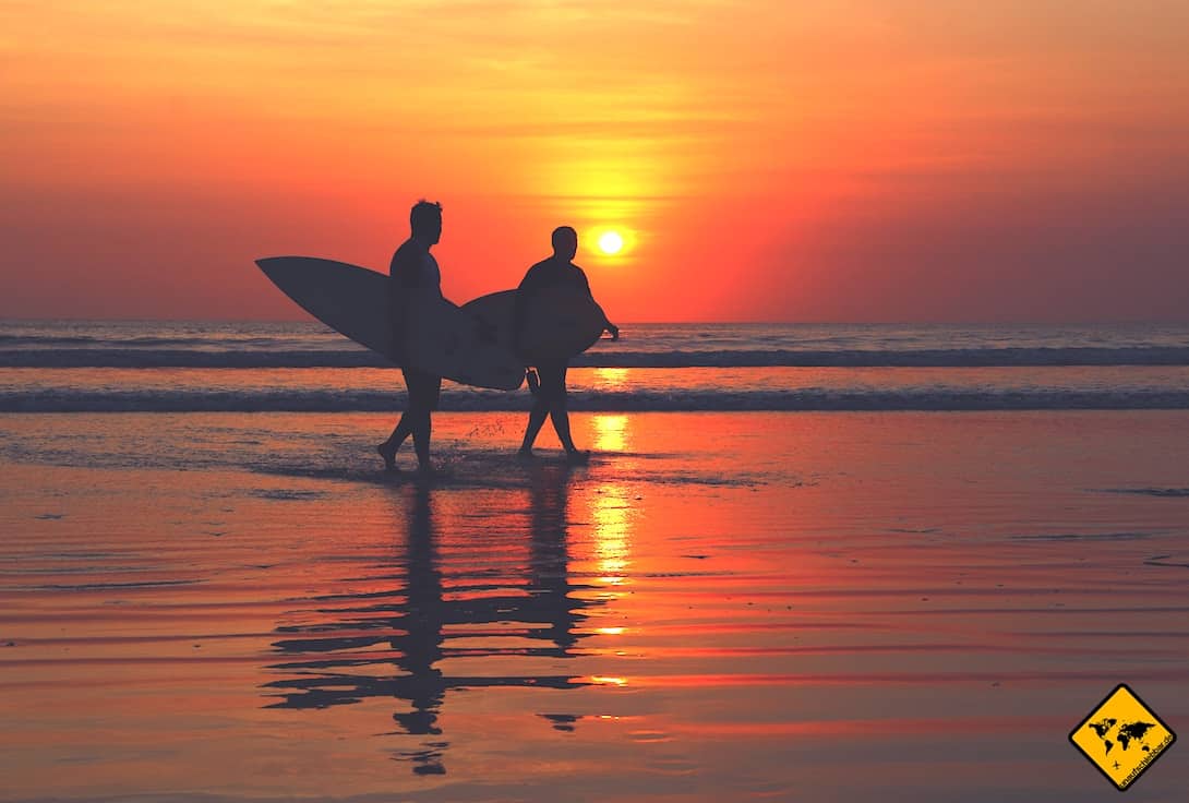 Kuta Bali Surfer Strand Sonnenuntergang