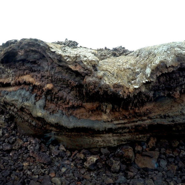 Während der Busfahrt durch den Nationalpark Timanfaya siehst du verschiedene Lava-Gebilde