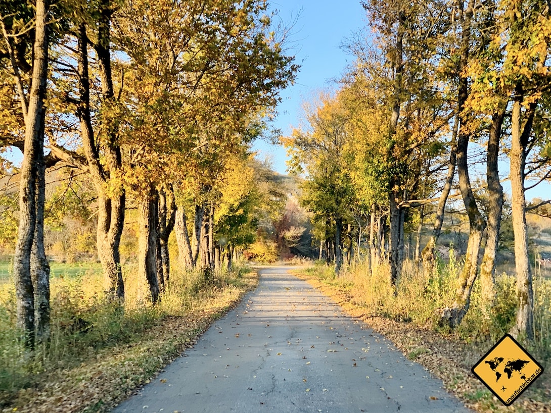 Straße Pećinski Park Grabovača