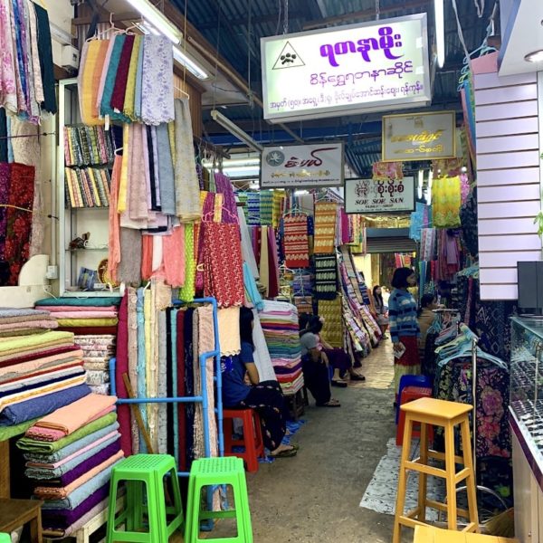 Textilien Bogyoke Aung San Market Yangon