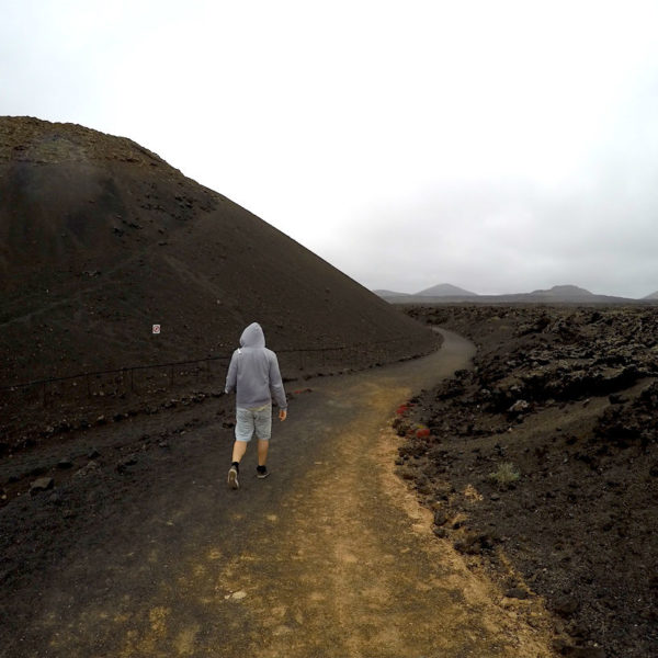 Christian auf dem Rundweg des Volcan El Cuervo
