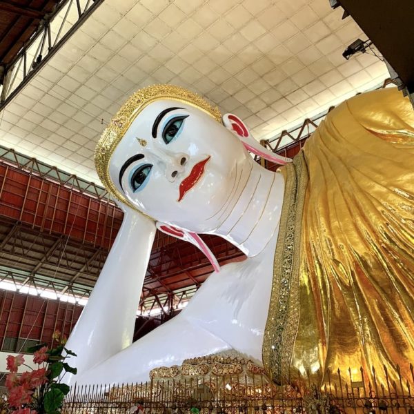 Yangon Chauk Htat Kyi Pagode liegender Buddha Myanmar